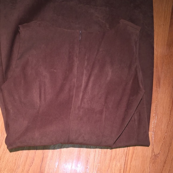 Women’s petite brown dress. CDC - Picture 3 of 3